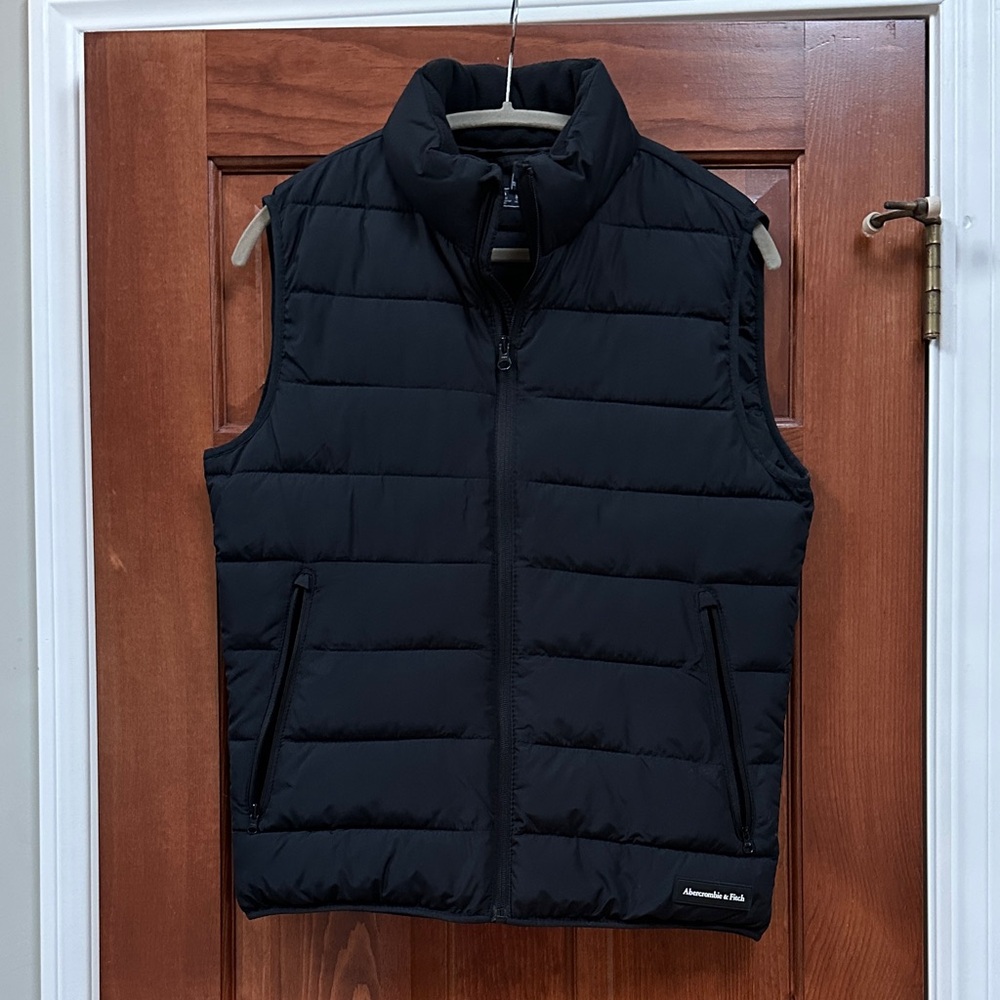 NWOT Abercrombie & Fitch Men's XS Black Quilted Vest